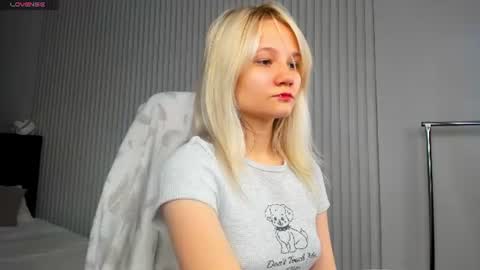Snapshot of bunny_elsy chatting on 06.28.26 Elsy online show from 06.28.26