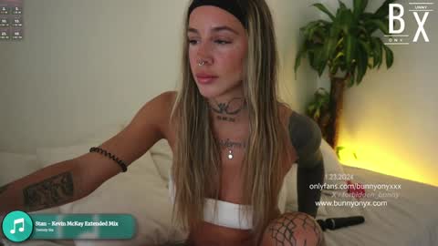 Stephanie   Next stream TUESDAY   6pm  PDT online show from 01.23.25