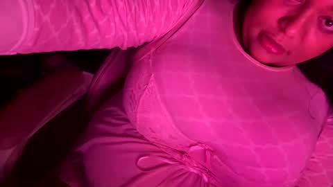 Bunnygirl Onyx online show from 06.05.26