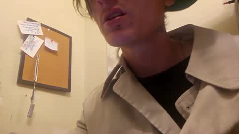 Snapshot of burntbuns710 chatting on 12.11.24 LostSingledad online show from 12.11.24