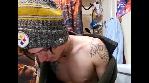 Snapshot of burntbuns710 chatting on 01.28.25 LostSingledad online show from 01.28.25