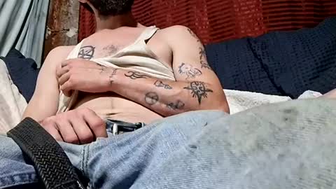 Buster18Hymen online show from 09.16.25