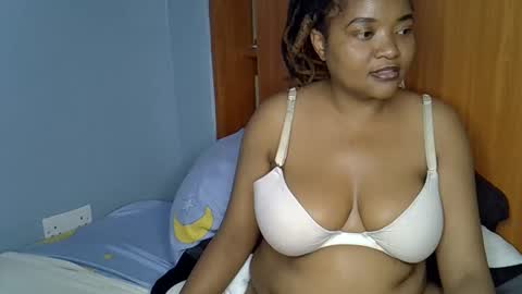 busty kenzi online show from 06.01.26