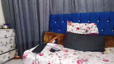 Snapshot of bustybmwx chatting on 10.27.25 bustybmwx online show from 10.27.25