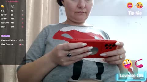 Snapshot of bustyemma chatting on 01.31.26 Emma online show from 01.31.26
