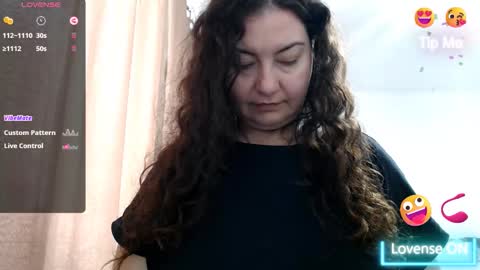 Snapshot of bustyemma chatting on 02.10.26 Emma online show from 02.10.26