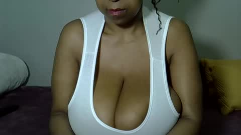 bustytessa37 online show from 05.12.26