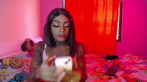 Snapshot of butterfly_rouse chatting on 09.21.25 butterfly_rouse online show from 09.21.25