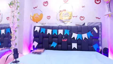 Snapshot of c_fox_ chatting on 09.27.25 Carolina online show from 09.27.25