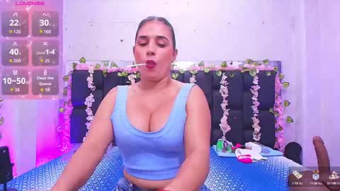 Snapshot of c_fox_ chatting on 10.09.25 Carolina online show from 10.09.25