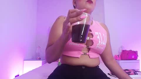 Snapshot of c_fox_ chatting on 11.06.25 Carolina online show from 11.06.25