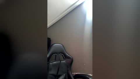Snapshot of caballero_____ chatting on 04.11.26 INSTAGRAM CABALLERO 1998 online show from 04.11.26