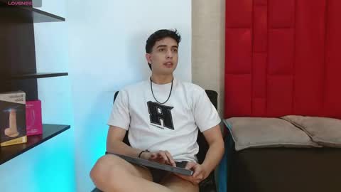 Snapshot of cady_hot chatting on 11.18.25 Cady online show from 11.18.25