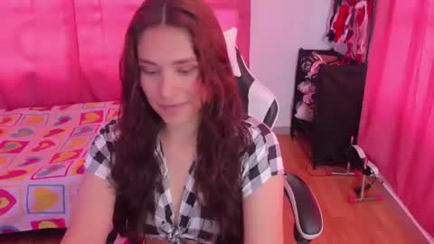 Snapshot of caelisse_cb chatting on 06.12.26 caelisse_cb online show from 06.12.26
