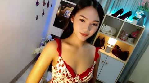 Snapshot of caitlin_x chatting on 01.07.26 caitlin online show from 01.07.26