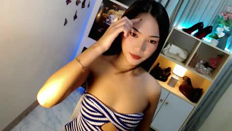 Snapshot of caitlin_x chatting on 02.15.26 caitlin online show from 02.15.26