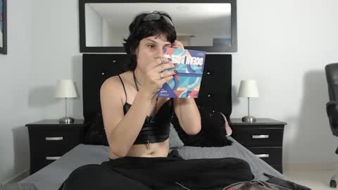 caitlynwheler online show from 01.12.25