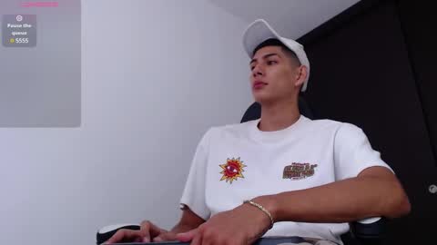 Snapshot of calavalerio chatting on 02.11.25 Valerio online show from 02.11.25