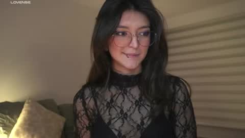 Snapshot of call_me_rosie chatting on 06.19.26 online show from 06.19.26
