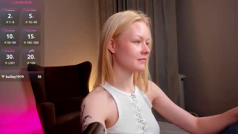 Snapshot of callista_a chatting on 10.15.25 Robin online show from 10.15.25