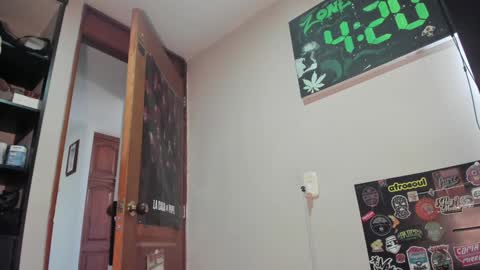 Snapshot of callsmoke chatting on 12.19.24 Emma online show from 12.19.24