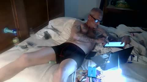 calredding75 online show from 11.18.25