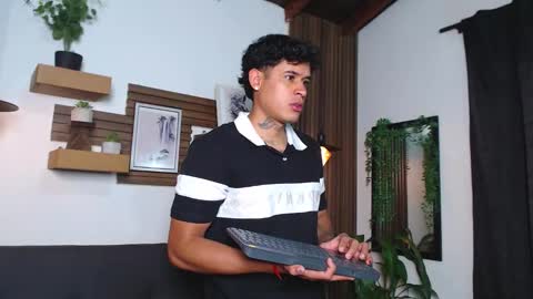 Snapshot of calvin913 chatting on 11.20.25 calvin913 online show from 11.20.25