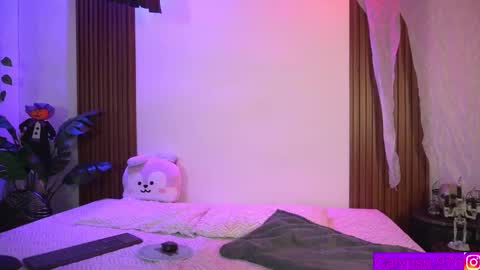 Calypso and Kayla online show from 10.12.25