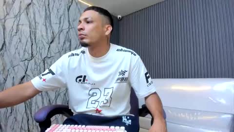 Snapshot of cam_xman chatting on 05.11.26 cam_xman online show from 05.11.26