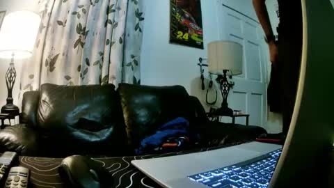 Chillaxin lets talk  online show from 01.16.26