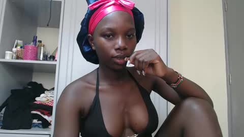 Snapshot of camclit chatting on 03.02.25 Princess online show from 03.02.25