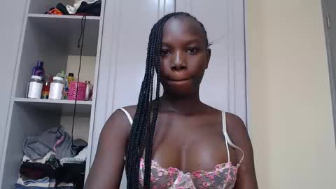 Snapshot of camclit chatting on 03.08.25 Princess online show from 03.08.25