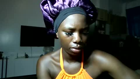 Snapshot of camclit chatting on 11.12.25 Princess online show from 11.12.25