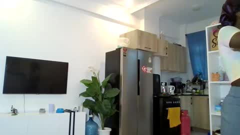 Snapshot of camclit chatting on 11.15.25 Princess online show from 11.15.25