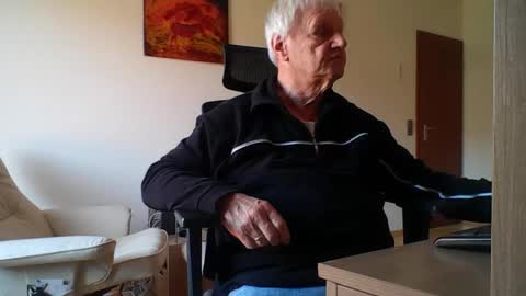 Snapshot of camcologne chatting on 03.04.26 camcologne online show from 03.04.26