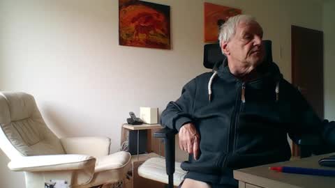 camcologne online show from 03.31.26