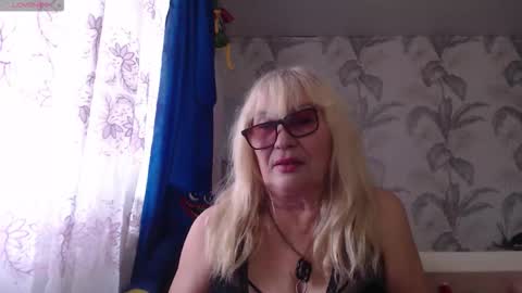 CamDiva1 online show from 11.21.25