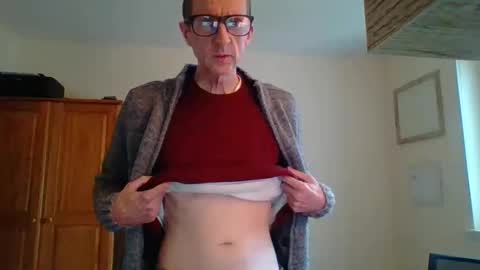 Snapshot of cameraaa chatting on 12.19.25 cameraaa online show from 12.19.25