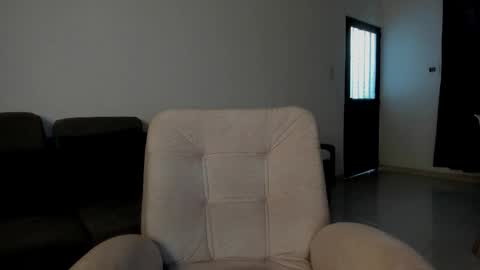 Snapshot of cami_hunter chatting on 10.07.25 online show from 10.07.25