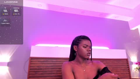 Snapshot of camiestrada chatting on 01.12.25 camiestrada online show from 01.12.25