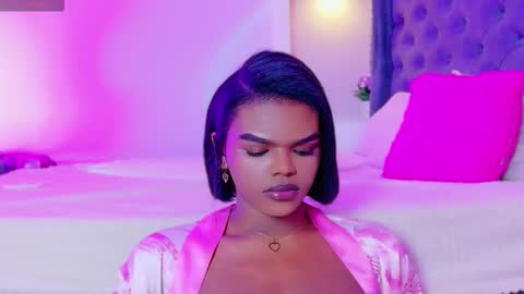 Snapshot of camiestrada chatting on 10.24.25 camiestrada online show from 10.24.25