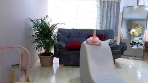 Snapshot of camil_milfdream chatting on 01.23.25 Camil online show from 01.23.25