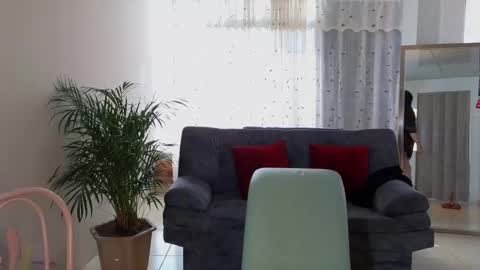 Snapshot of camil_milfdream chatting on 03.08.25 Camil online show from 03.08.25