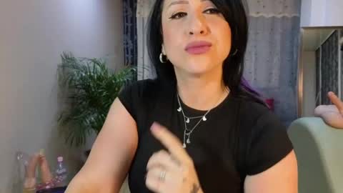 Snapshot of camil_milfdream chatting on 03.09.25 Camil online show from 03.09.25