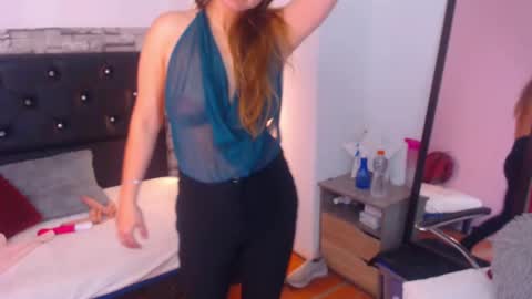 Snapshot of camila_delarosa chatting on 03.11.25 camila online show from 03.11.25