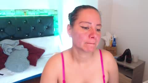 Snapshot of camila_delarosa chatting on 09.10.25 camila online show from 09.10.25