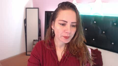 Snapshot of camila_delarosa chatting on 11.08.25 camila online show from 11.08.25