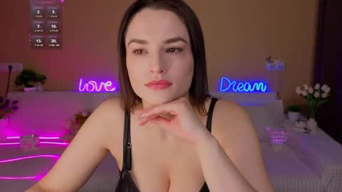 Snapshot of camilla__1one chatting on 04.01.26 camilla__1one online show from 04.01.26