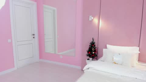 Camilla online show from 01.09.25