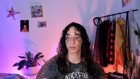 Snapshot of camille_delrey chatting on 01.03.25 Camille online show from 01.03.25